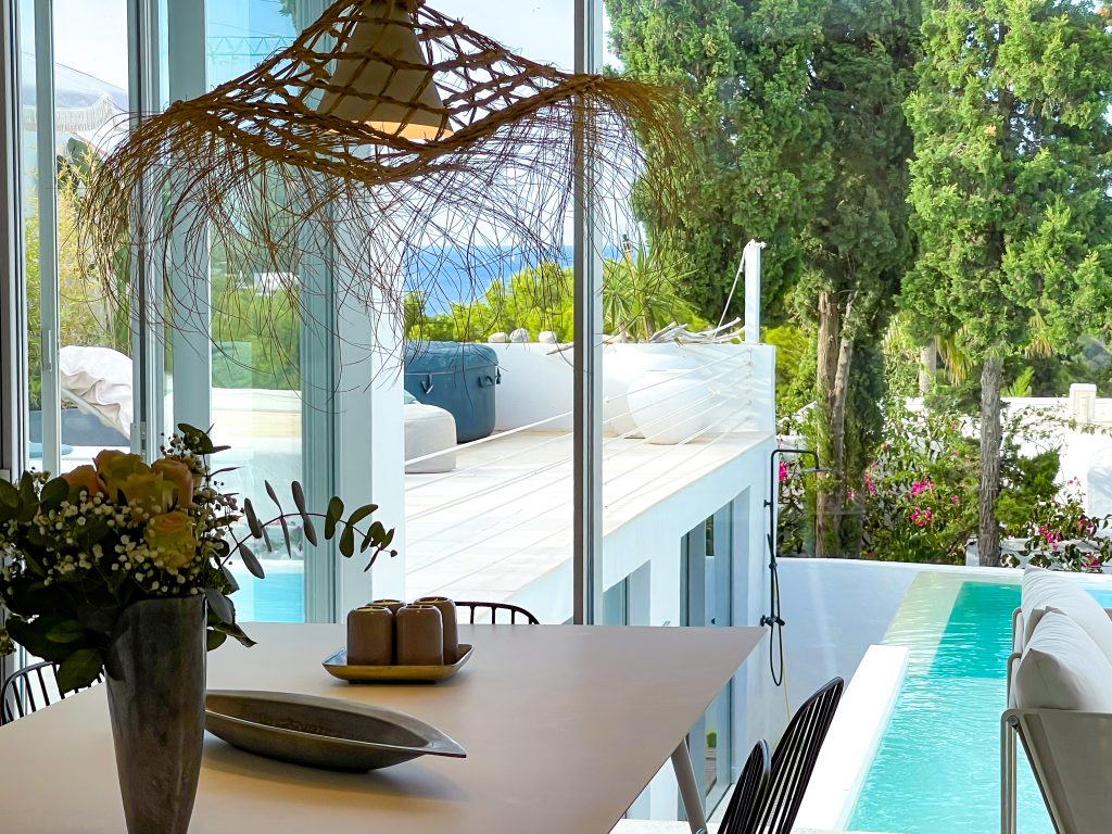Canvill Villa for rent, 14Pax, sunset and seaviews, nicely funishhed and decorated on a quiet annd tranquil spot. IBIZA VILLA RENTAL SUNSETVIEWS CANVILL 5 Bedrooms, 10 Adults + 4Kids, westcoast, Seaview, >5min walking distance to the beach , >15min airport