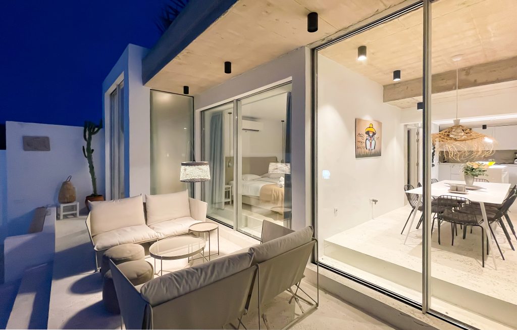 Canvill Villa for rent, 14Pax, sunset and seaviews, nicely funishhed and decorated on a quiet annd tranquil spot. IBIZA VILLA RENTAL SUNSETVIEWS CANVILL 5 Bedrooms, 10 Adults + 4Kids, westcoast, Seaview, >5min walking distance to the beach , >15min airport